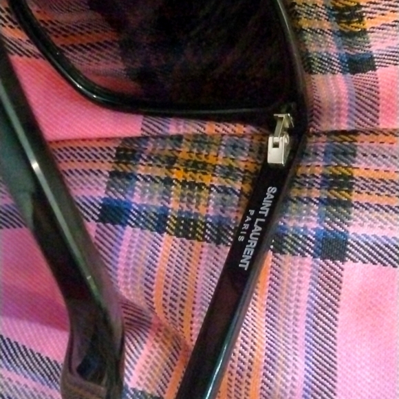 SAINT LAURENT Paris - Picture 3 of 4